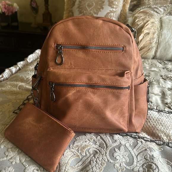 Fashion Back Pack - Picture 10 of 13